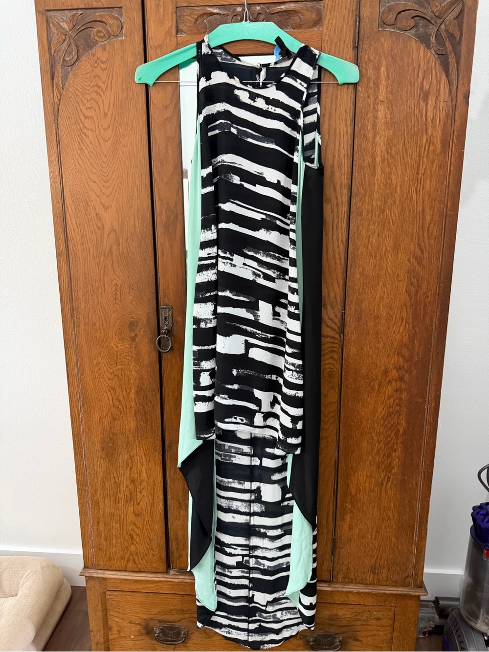 BCBGMaxAzria Black and White Printed Dress with Mint Hanger Accent